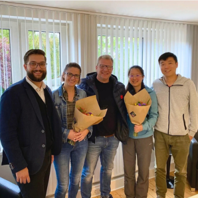 7. Kundenfoto beim Notar mit Käufer und Verkäufer - Wohnungsverkauf Göttingen Weende